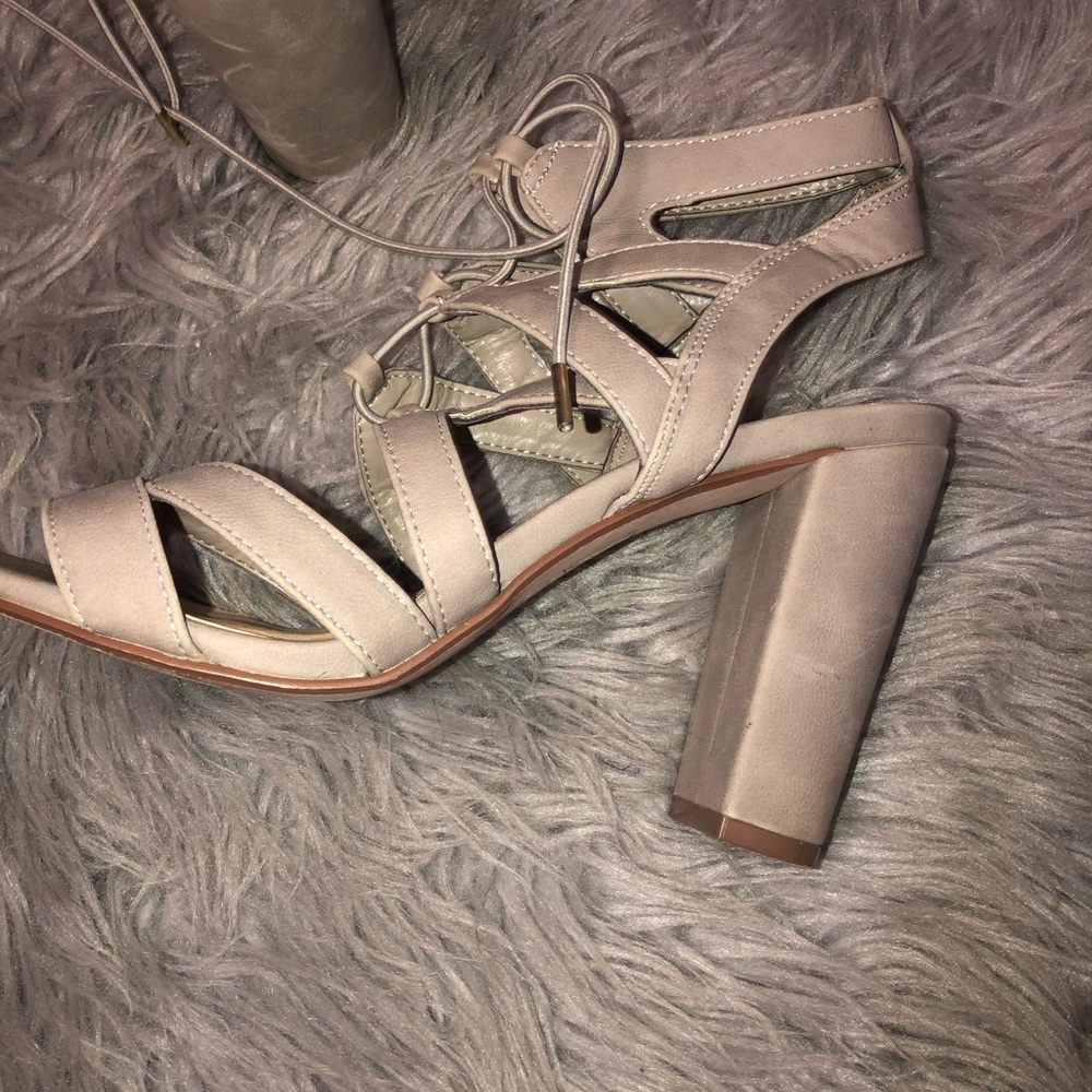 Gray heels